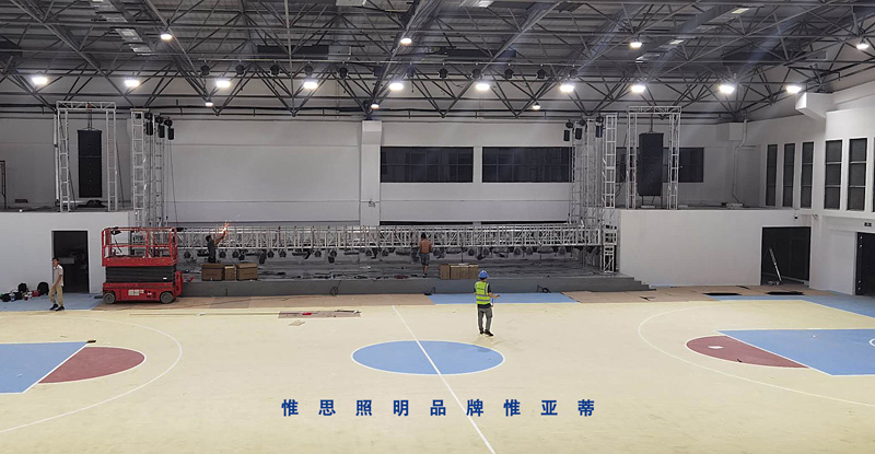 篮球场照明一般用的是什么灯，标准篮球场用多少盏灯